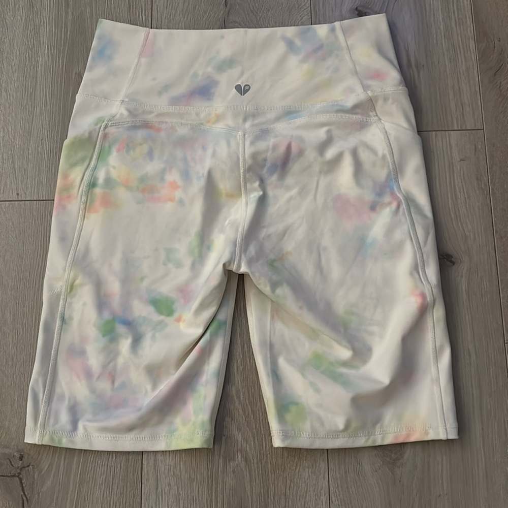 NEW! FABLETICS bike shorts OASIS LARGE